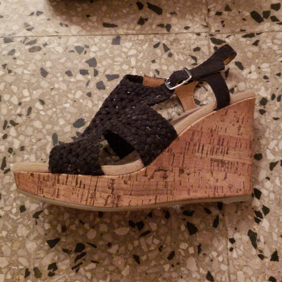 Black-and-tan wedges - Picture 2 of 7